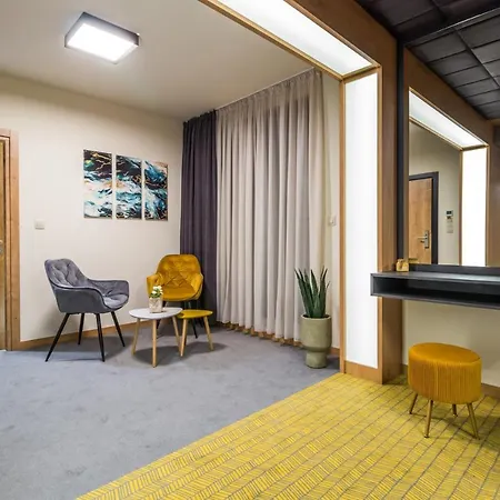 Отель Emar & 4*