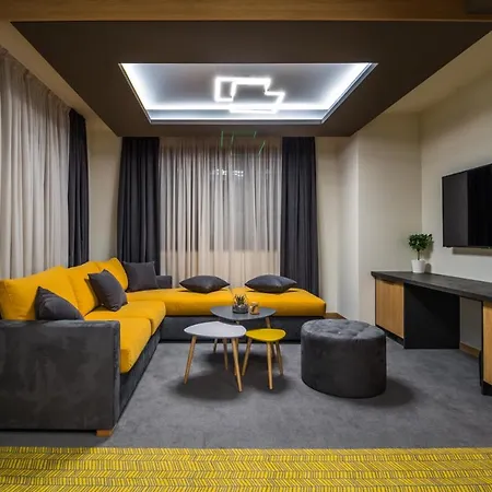 Emar & Hotel 4*